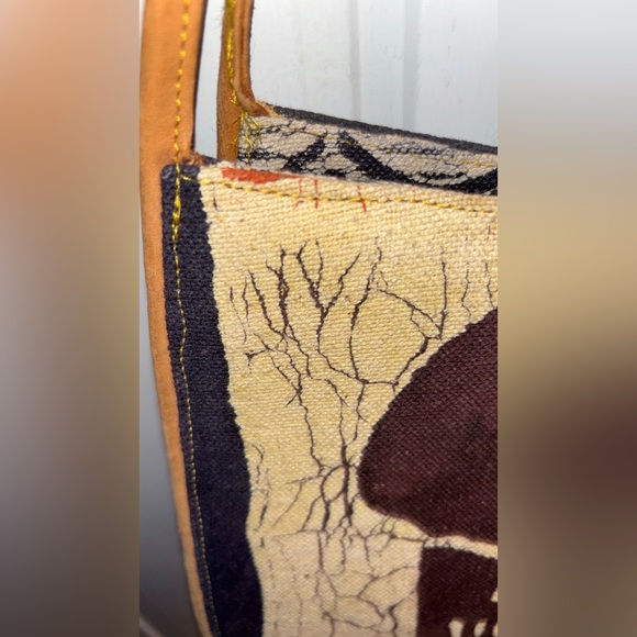 Elephant Motif Tan and Black Shoulder Bag - Picture 3 of 7